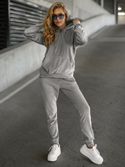 šedá